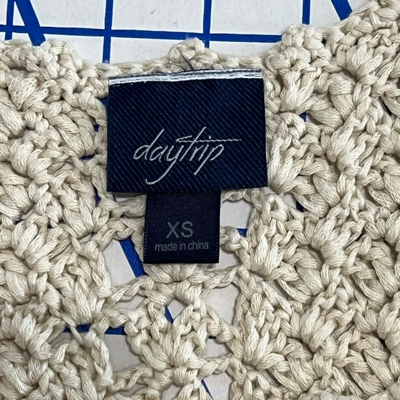 DAYTRIP CROCHETED TANK WITH FRINGE CREAM SZ XSM FESTIVAL SUMMER PARTY BEACHY - Picture 3 of 7